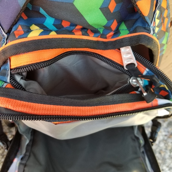 High Sierra Back Suspension Strap Tech Spot Backpack - Picture 10 of 15